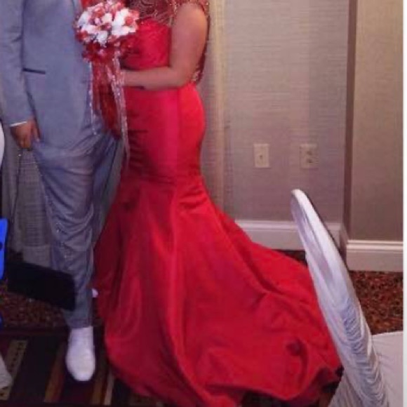 Red prom dress - Picture 2 of 4
